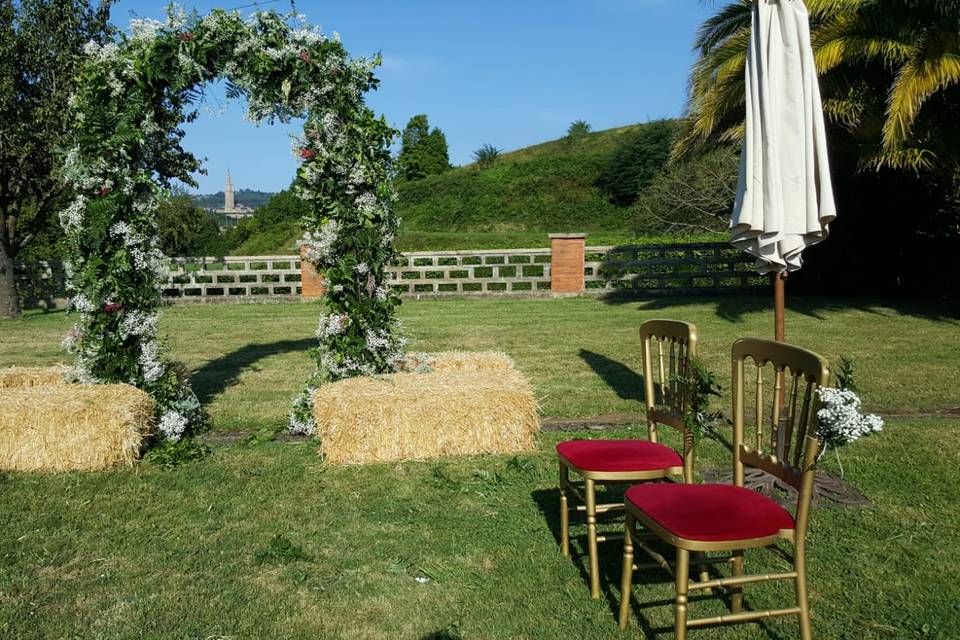 Arco de boda en Finca Llagar