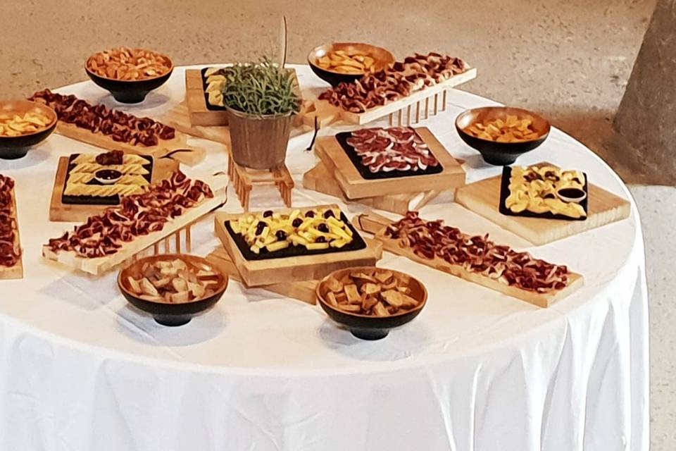 Buffets de quesos y embutidos