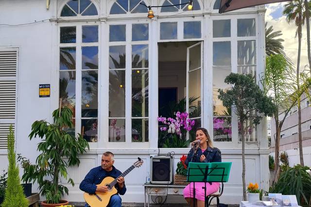 Laura y Ben Acoustic
