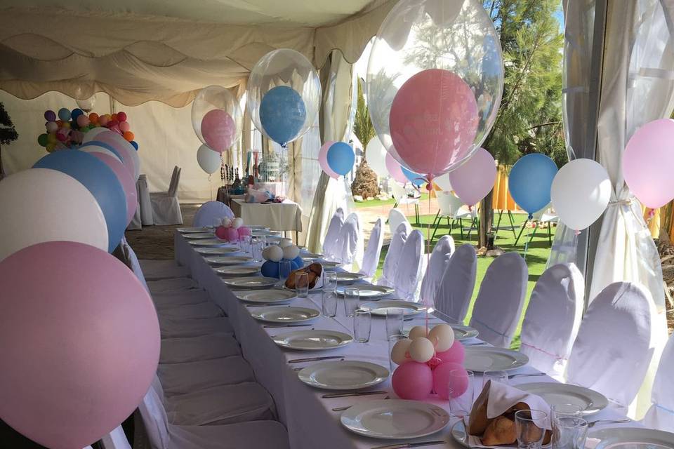 Mesas decoradas con globos