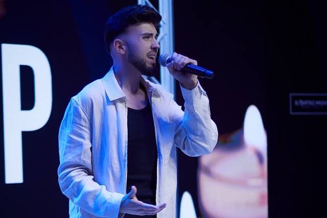 Cantante profesional