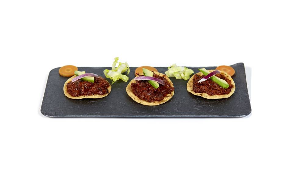 Tostadas de cochinita