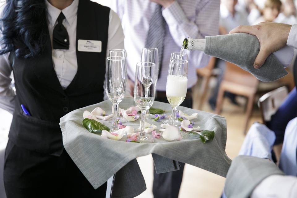 Un brindis por los novios