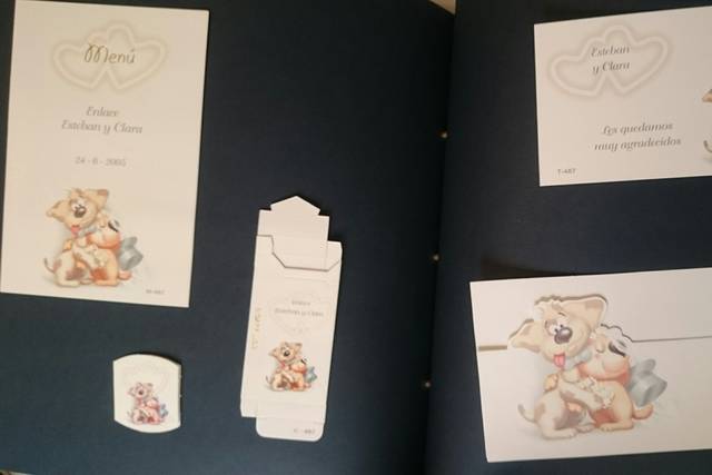 Invitaciones, cajitas, tarjeta