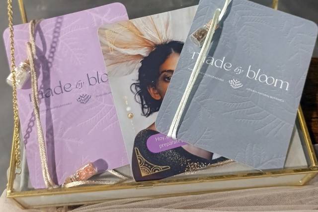 Tarjetas ilustradas + amuleto