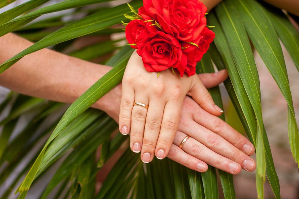 Pulsera de novia de rosas rojas