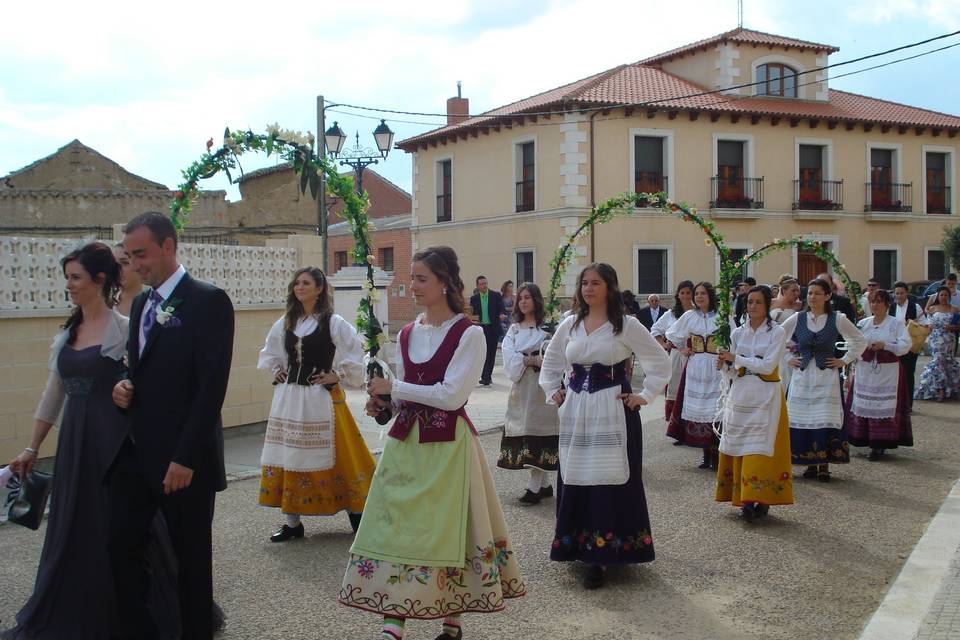 Grupo de danzas La Ermita