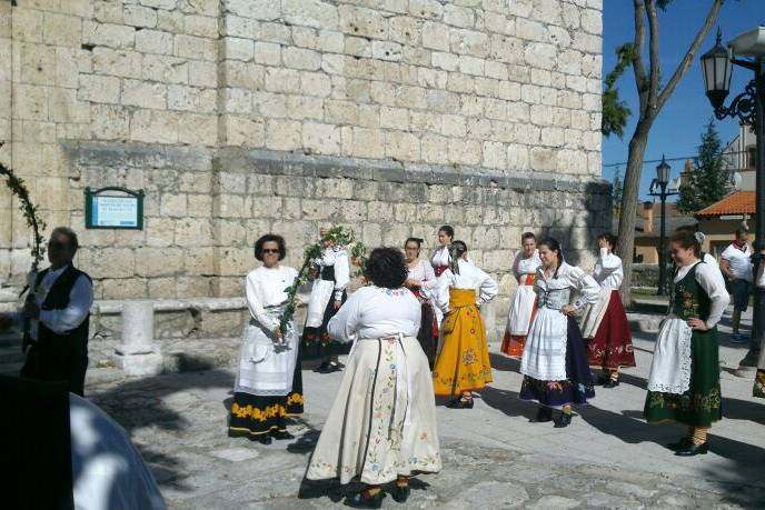 Grupo de danzas La Ermita