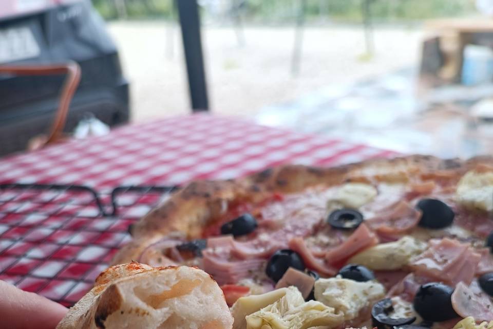 Noel Pizza