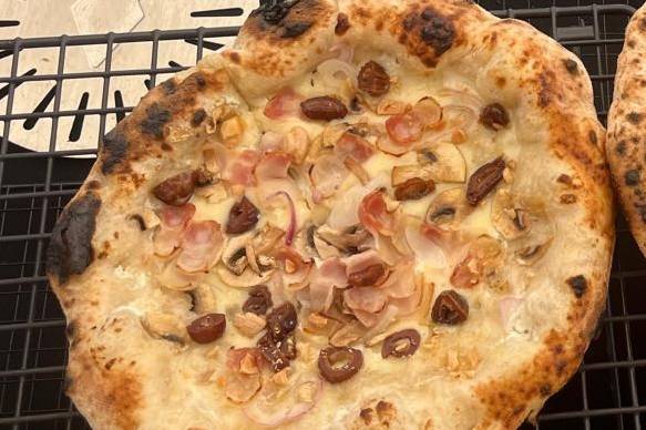 Noel Pizza