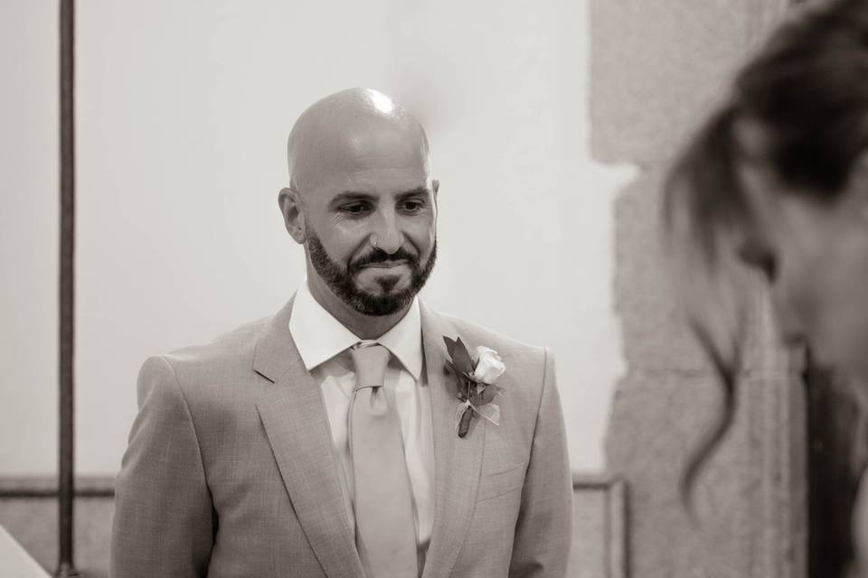 Esperando en el altar