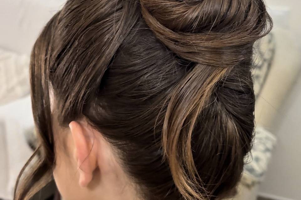 Romantic Hair Up