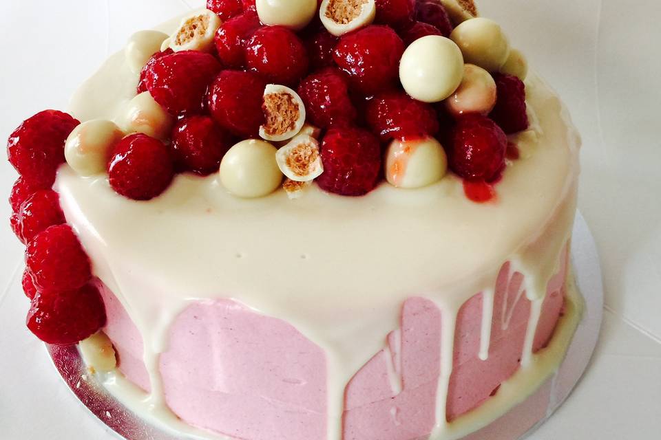 Red Velvet nacked cake