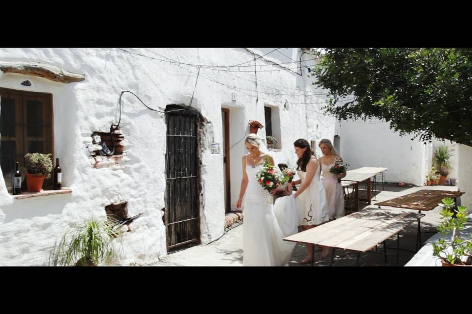 Novia, damas y niños