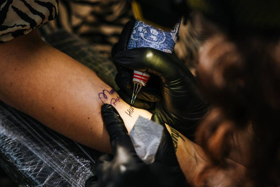 Servicio de tatuaje fineliner