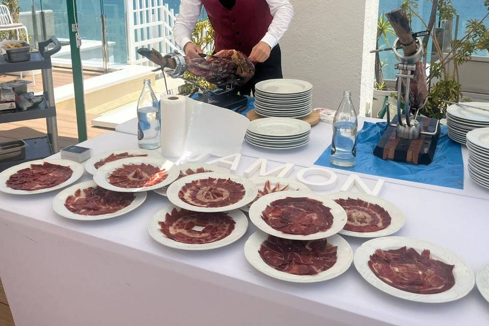 Cortando jamón