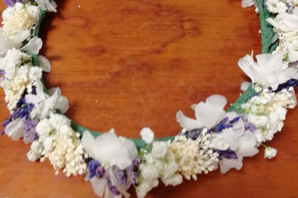 Coronas en flor preservada