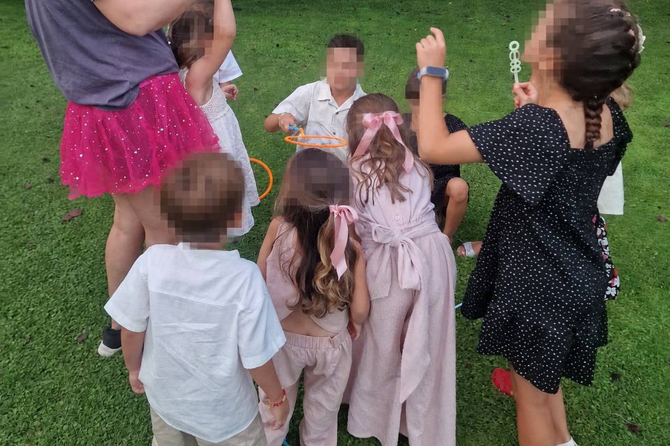 POMPAS CON ANIMADORA