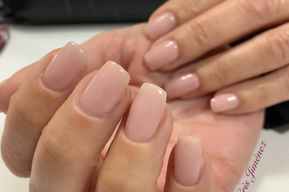 Nude nails