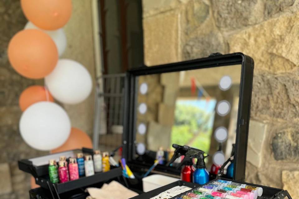 Estacion de glitter y tattoo