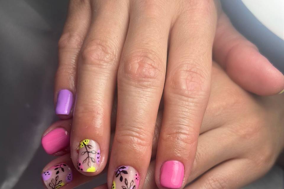 Manicura semipermanente