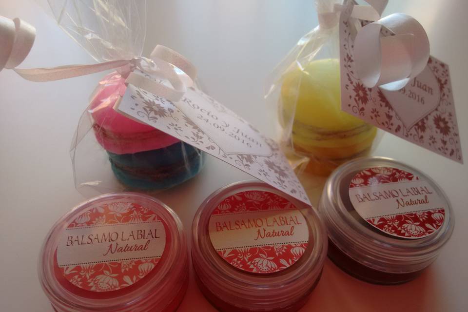 Macarons y balsamos labiales