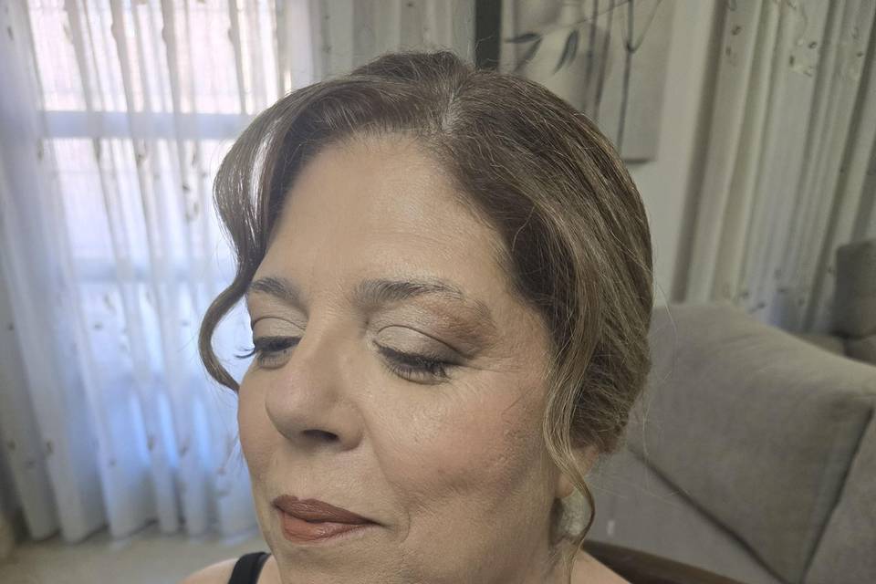 Maquillaje para madre del novi