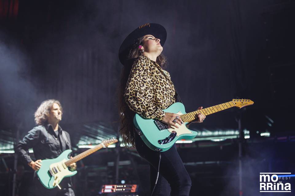 Vicky Oliveros guitarrista