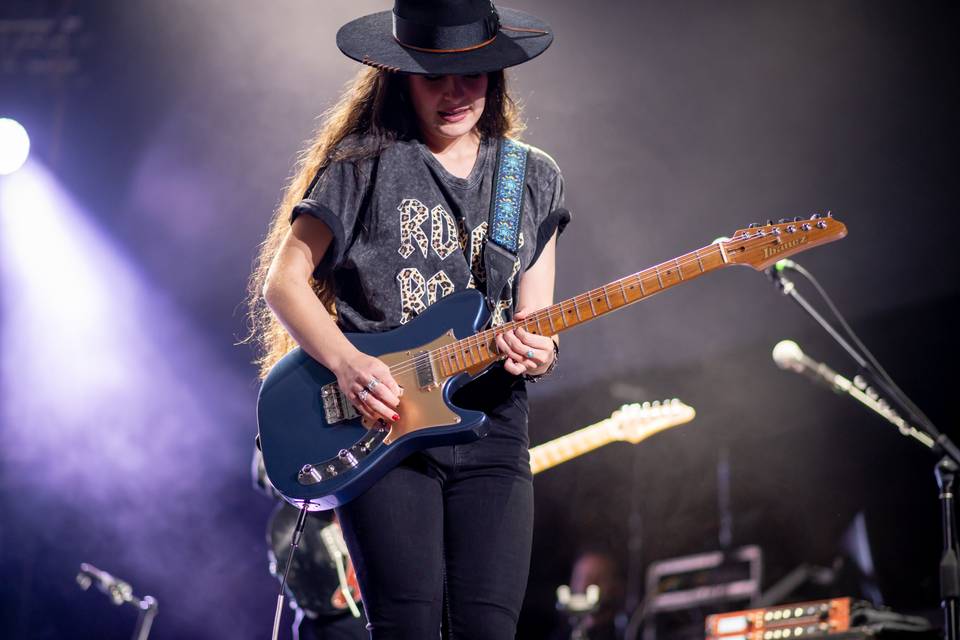 Vicky Oliveros guitarrista