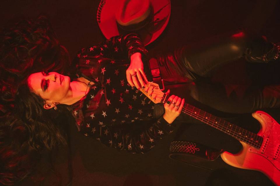 Vicky Oliveros guitarrista
