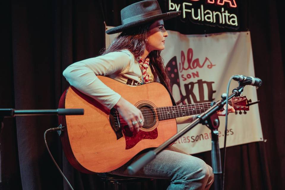 Vicky Oliveros guitarrista