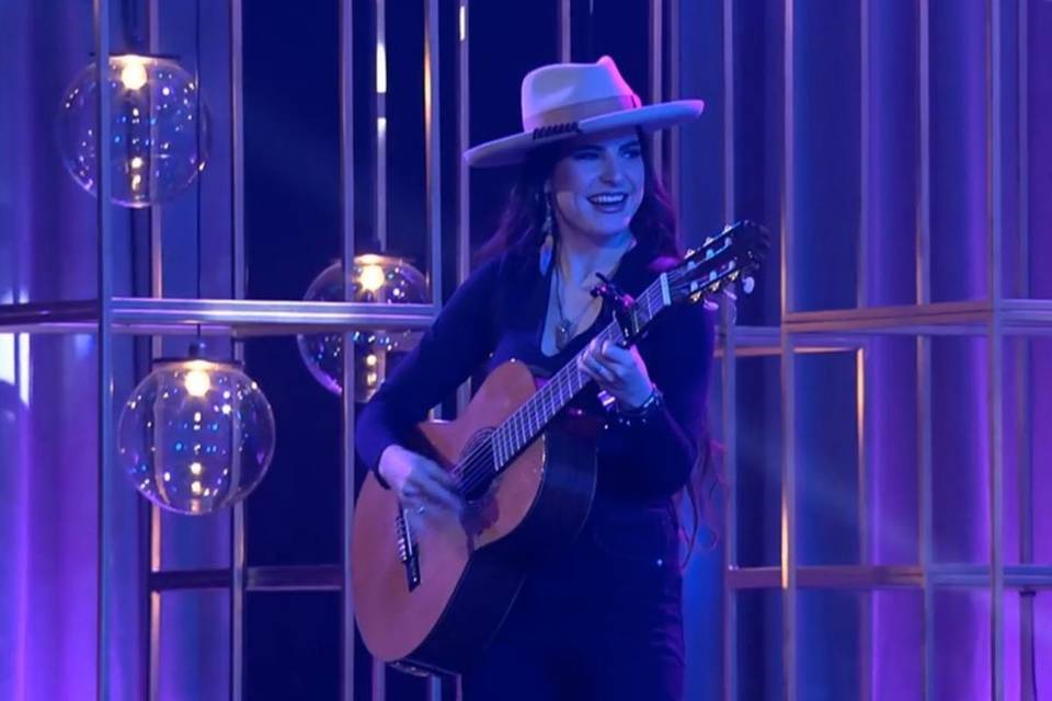 Vicky Oliveros guitarrista