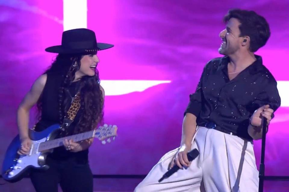 Vicky Oliveros guitarrista