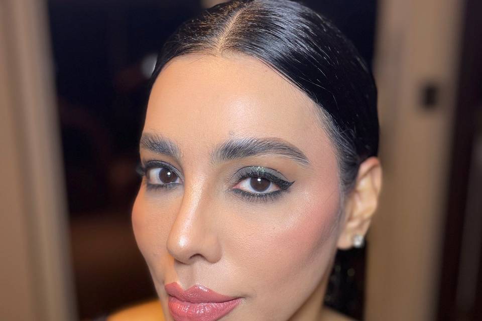 Glam smokey