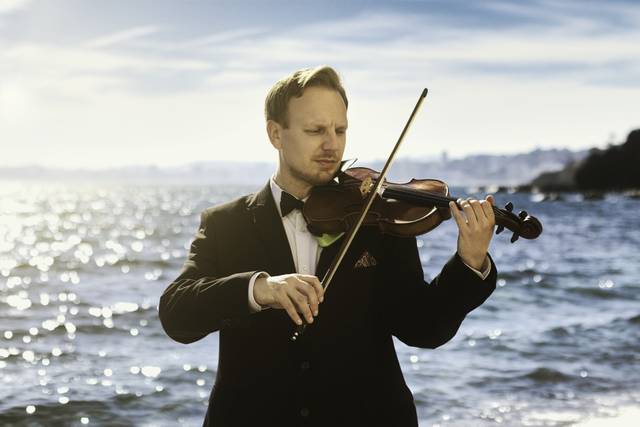 Christopher James Owen - Violinista