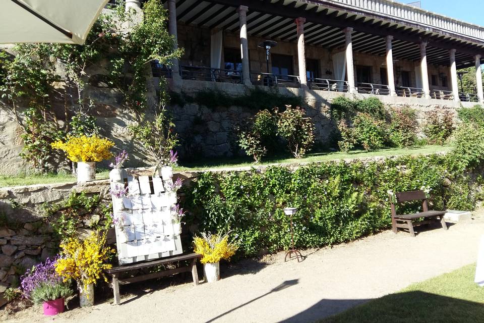 Aperitivo en jardín