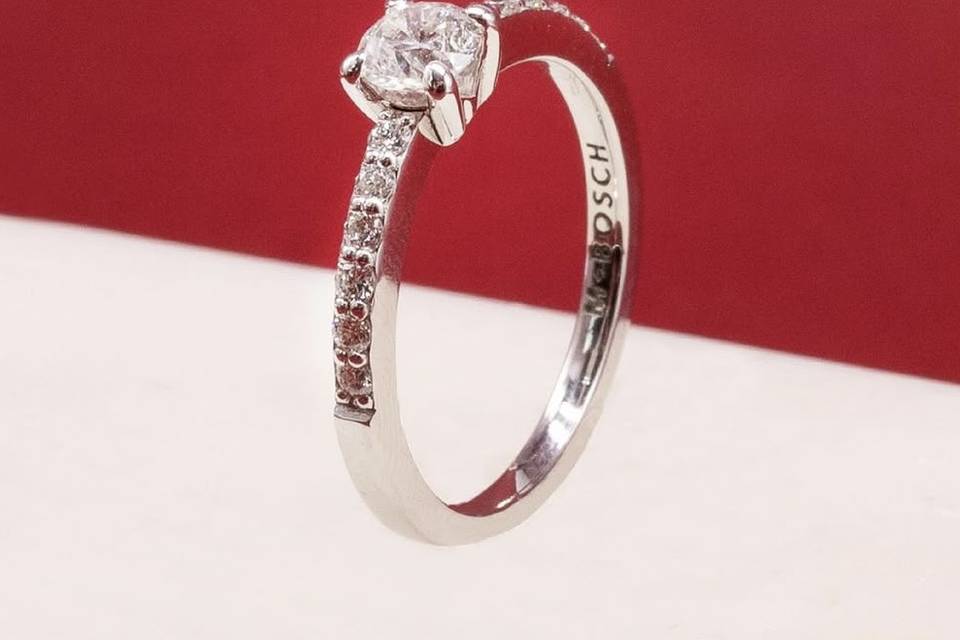 Anillo diamantes y oro blanco