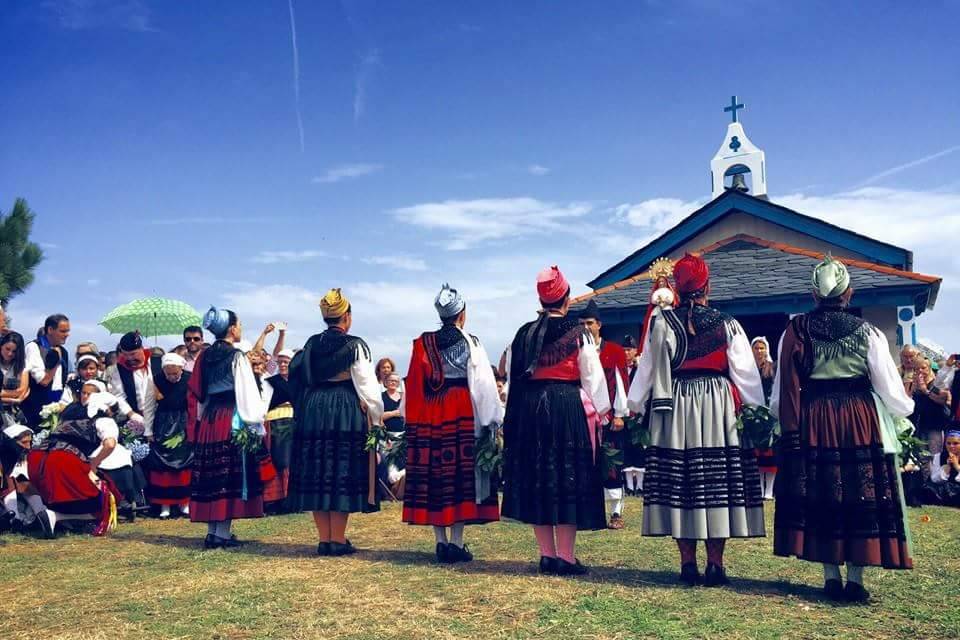 Coros y Danzas Jovellanos