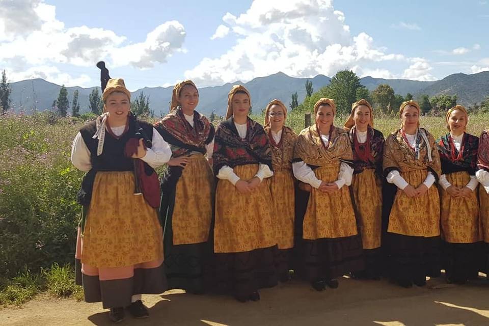 Coros y Danzas Jovellanos