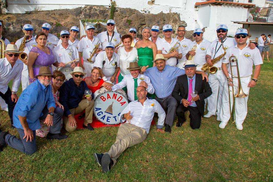 Novios, invitados y La Banda