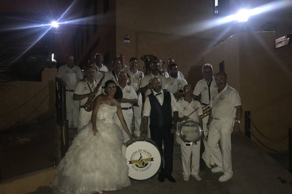 Novios con La Banda