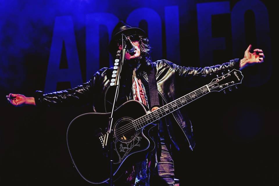 Adolfo FH gira Teatros