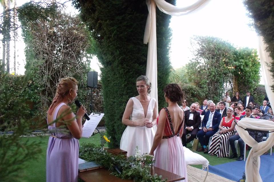 Almudena Moreno - Maestra de ceremonia