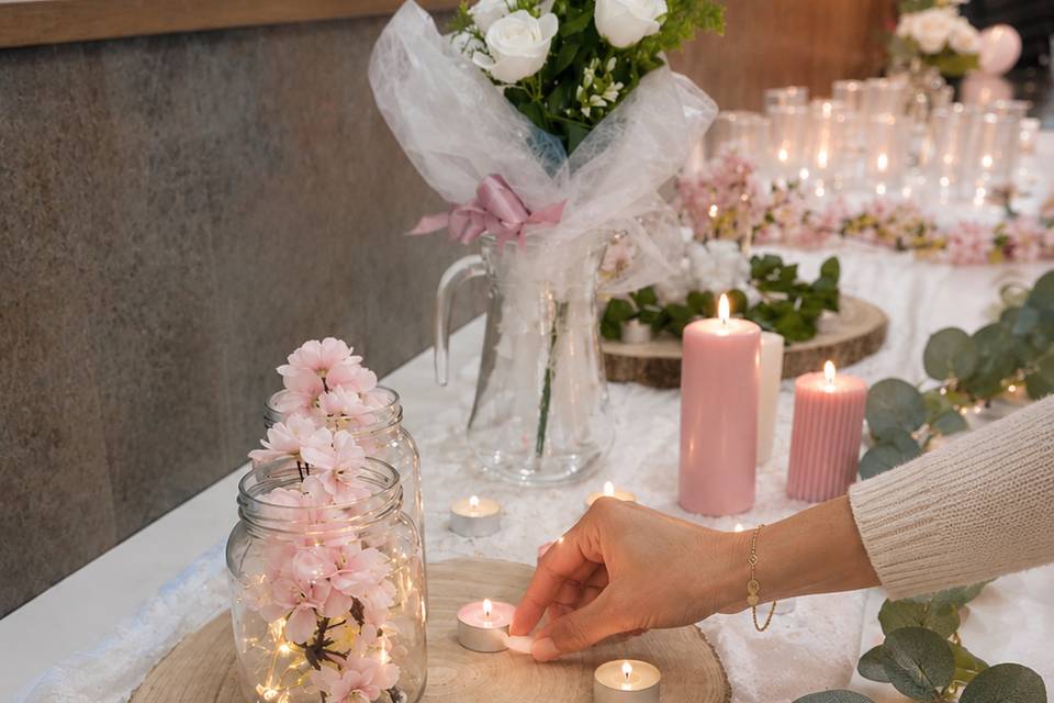 Colocando mesa presidencial