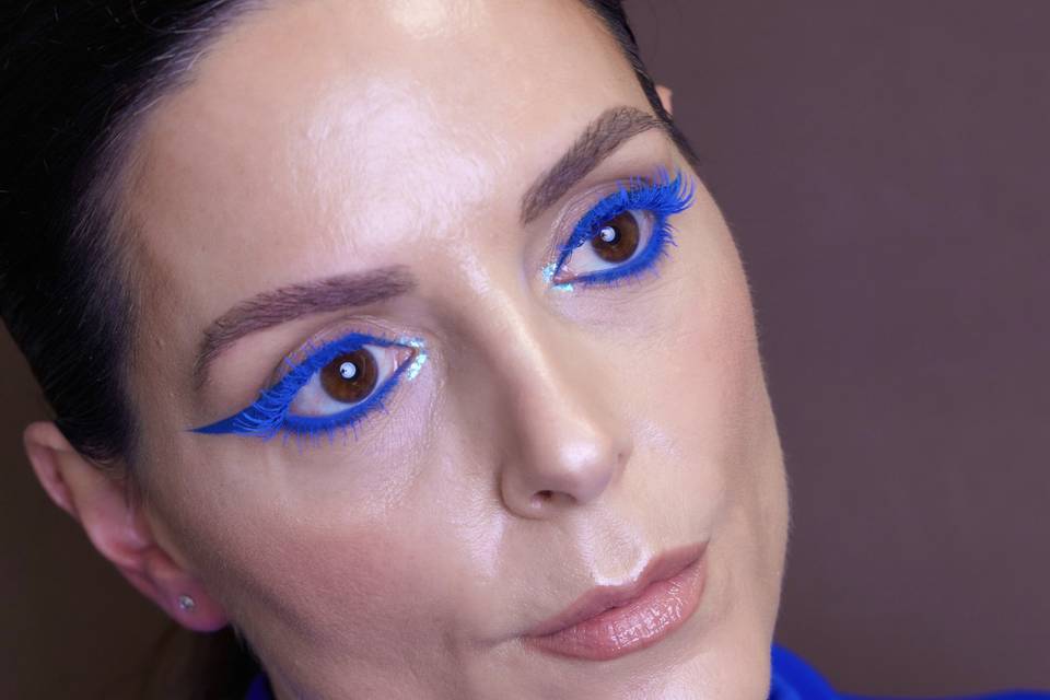 Eyeliner azul cobalto