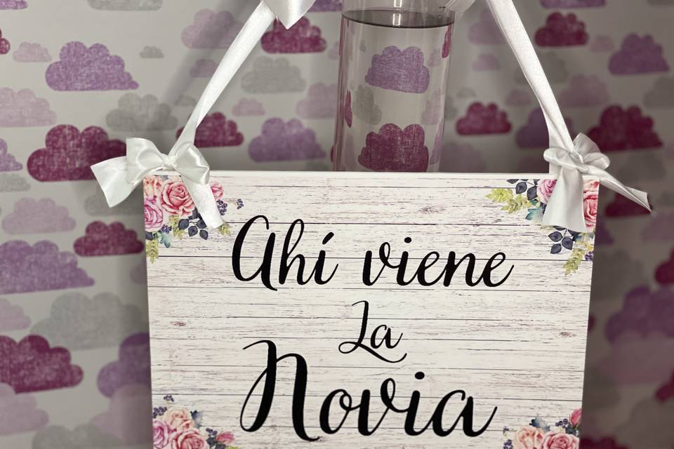 Cartel ahí viene la novia