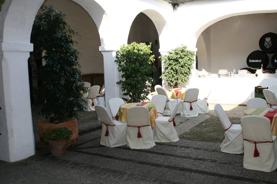 Patio Salón Don Benigno