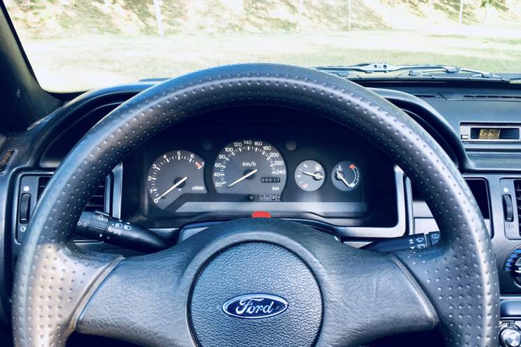 Interior de coche de boda