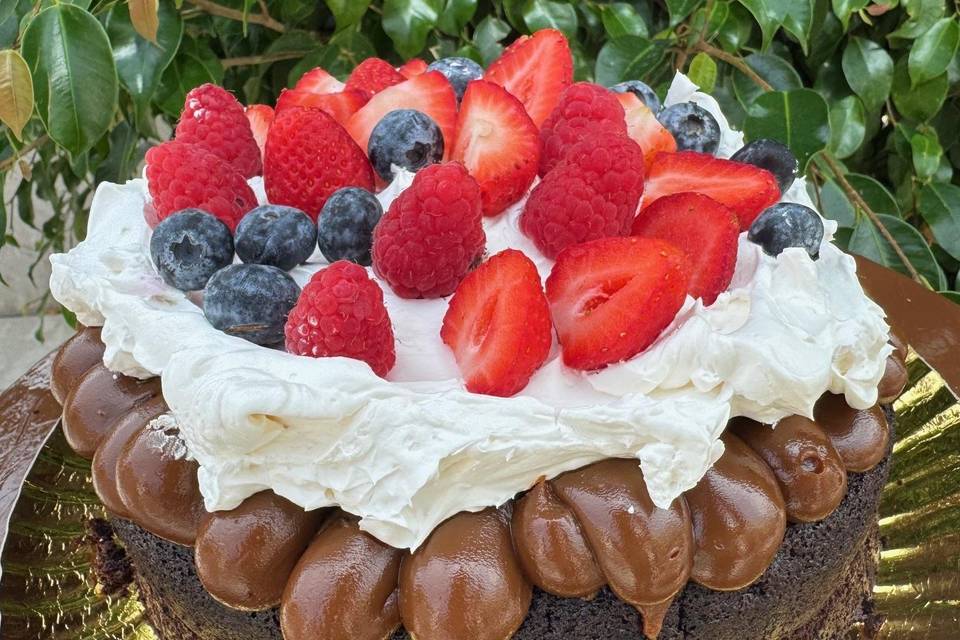 Manjares cake