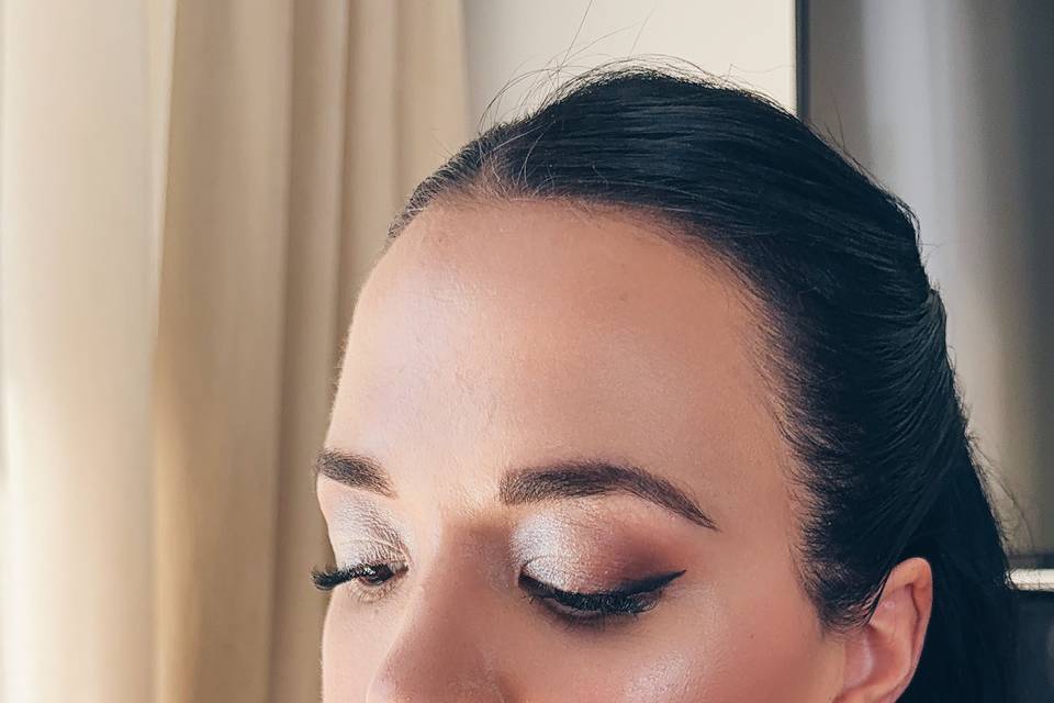 Maquillaje y peinado de novia
